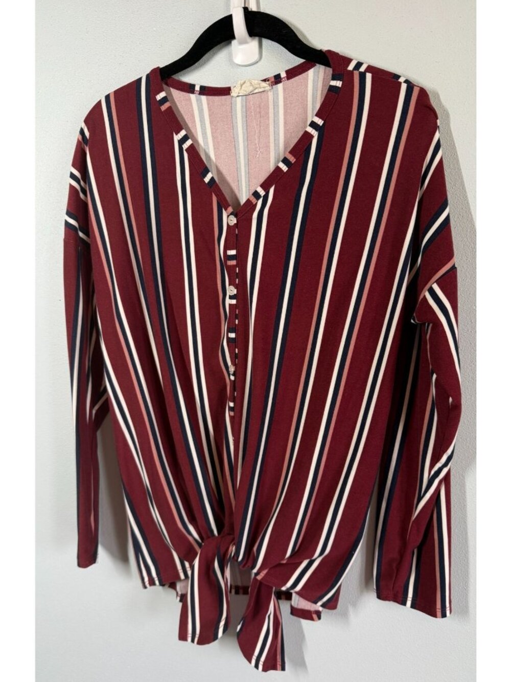 Betsy's Boutique Womens Medium Red Striped Tie Front Blouse V Neck Boho‎ Casual